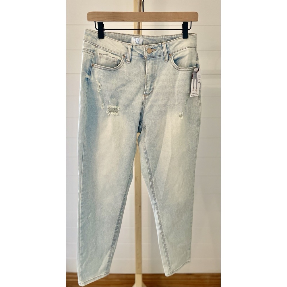 Time and Tru Women's High Rise Denim Mom Jeans, Light Blue, 27 Inseam, Size 6